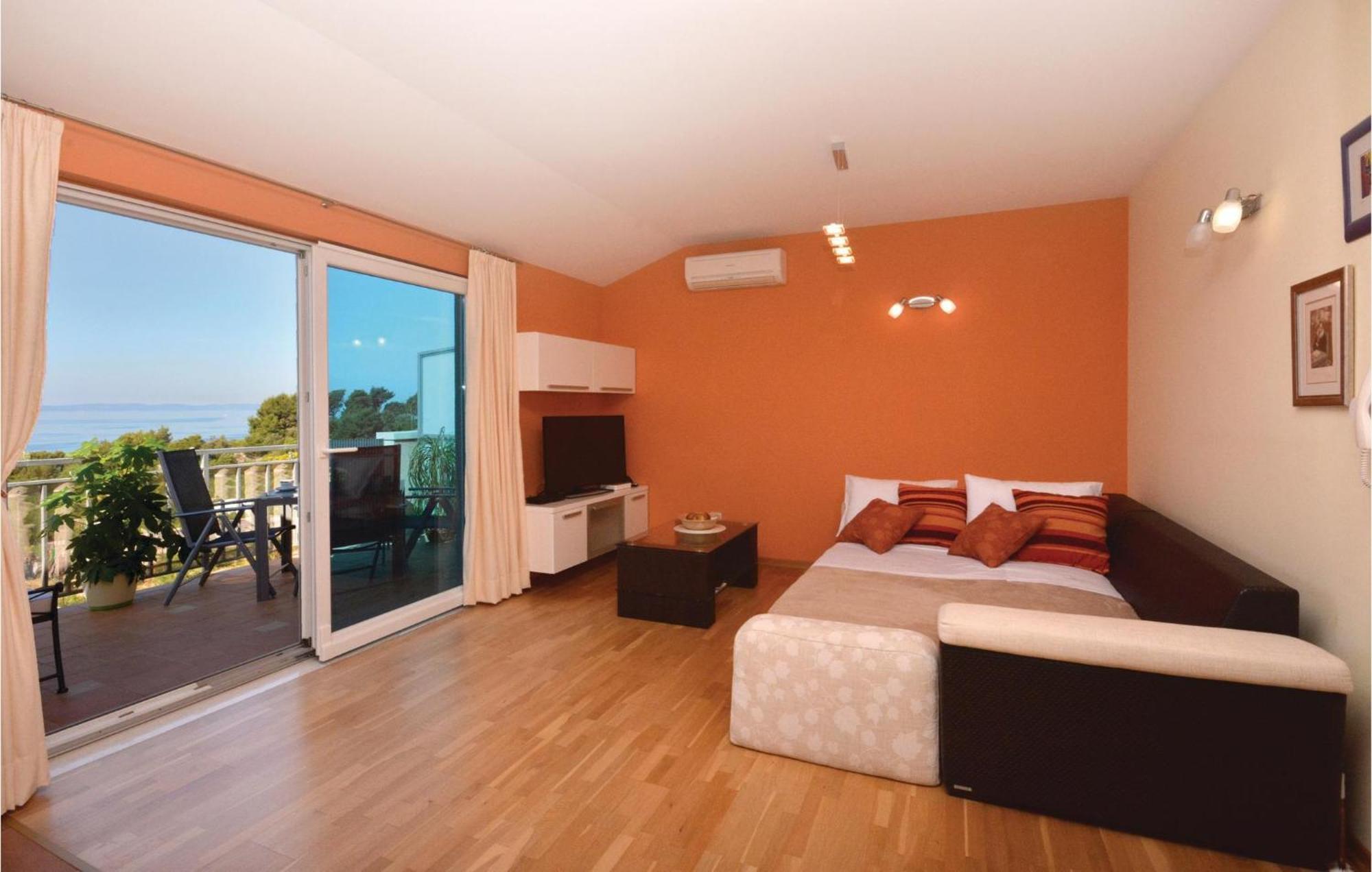 2 Bedroom In *