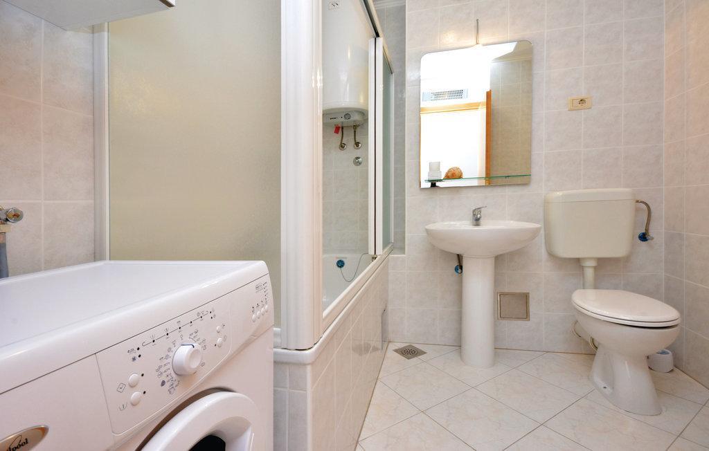 2 Bedroom In *