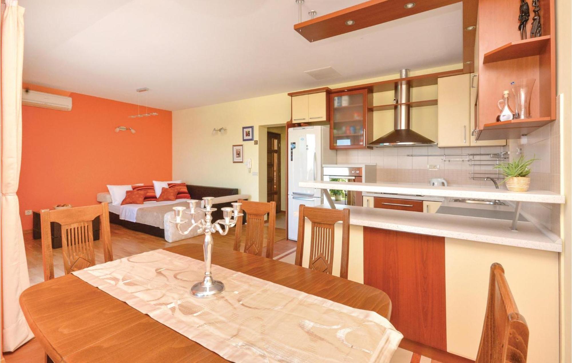 2 Bedroom In * Split