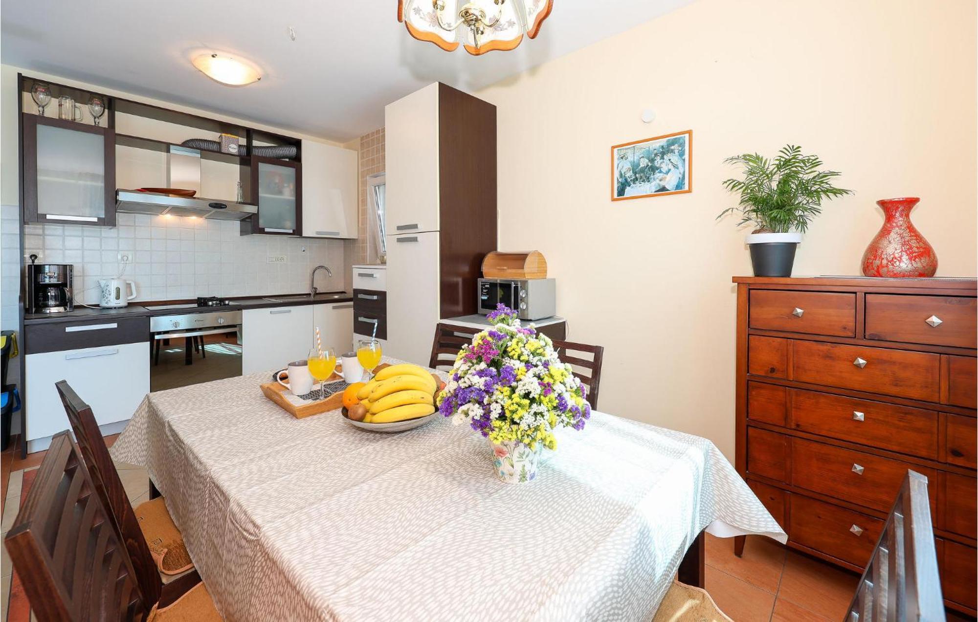 2 Bedroom In *